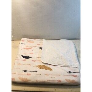 SL Home Fashions Feather & Arrow Baby Blanket Pink Blue Tan Sherpa EUC